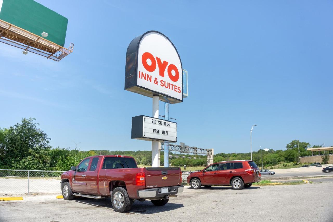 Oyo Inn & Suites Medical Center San Antonio Exterior photo