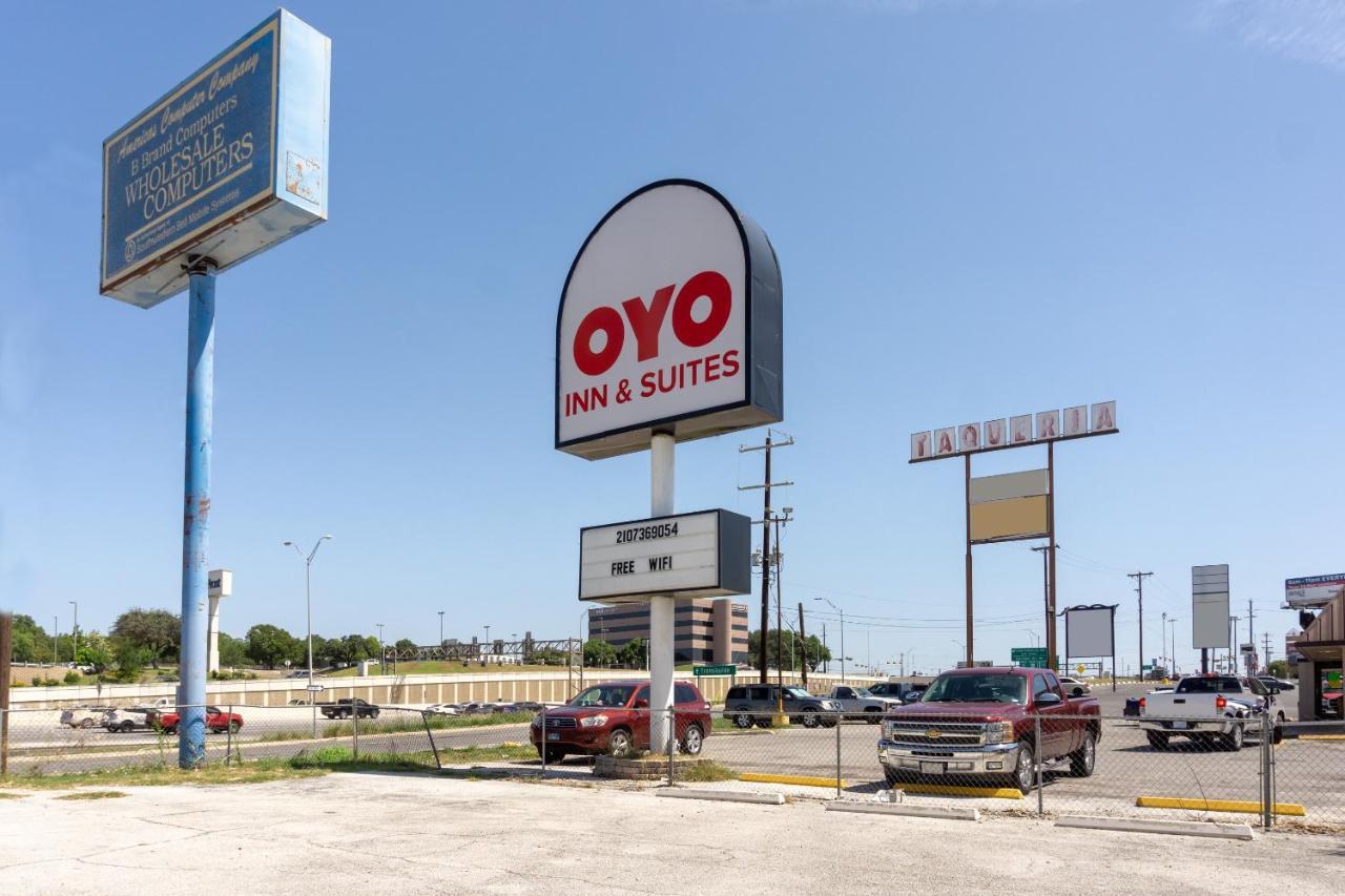 Oyo Inn & Suites Medical Center San Antonio Exterior photo