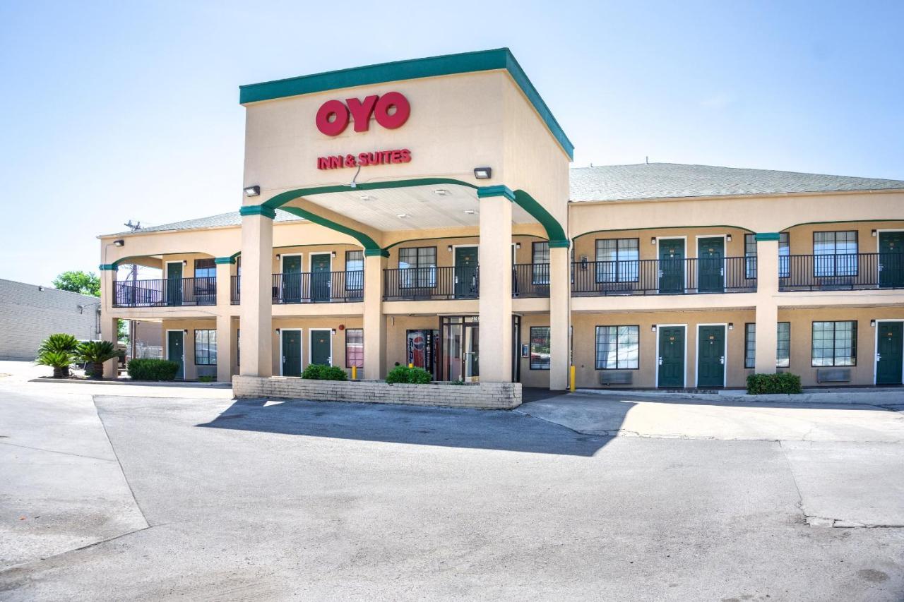 Oyo Inn & Suites Medical Center San Antonio Exterior photo